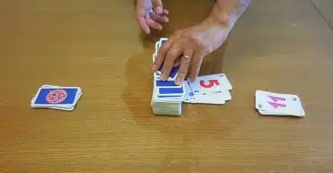 Maîtriser le jeu de cartes Skip Bo comprendre les règles essentielles